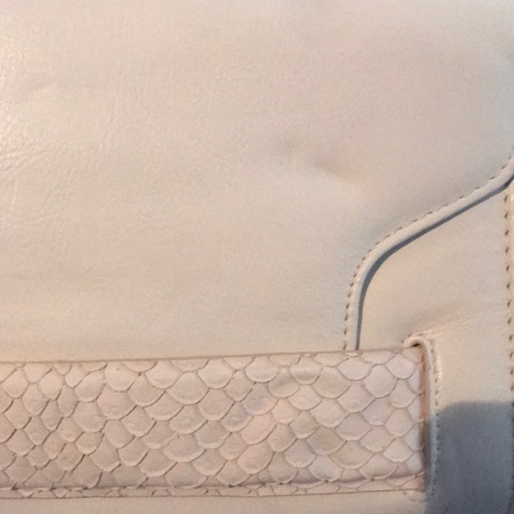 H&M Clutch - Picture 2 of 5